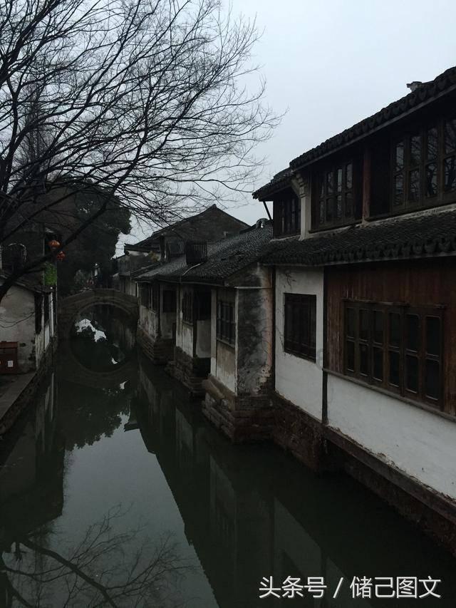 投资呢，是泡妞，但不是你那种泡法.......